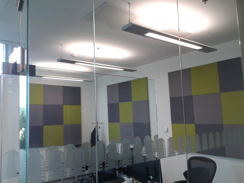 Акустични стенни панели в офис