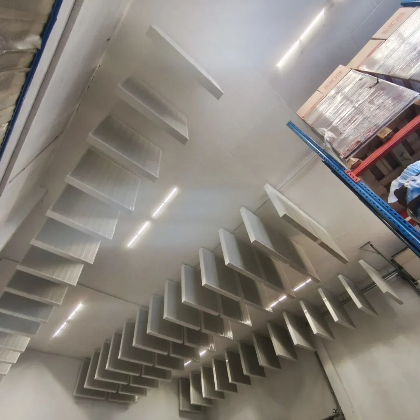 Акустична обработка на индустриално хале за Excellpack