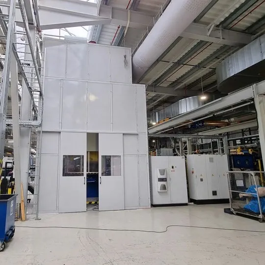 Индустриална звукоизолация на шумна преса в Miba Steeltec