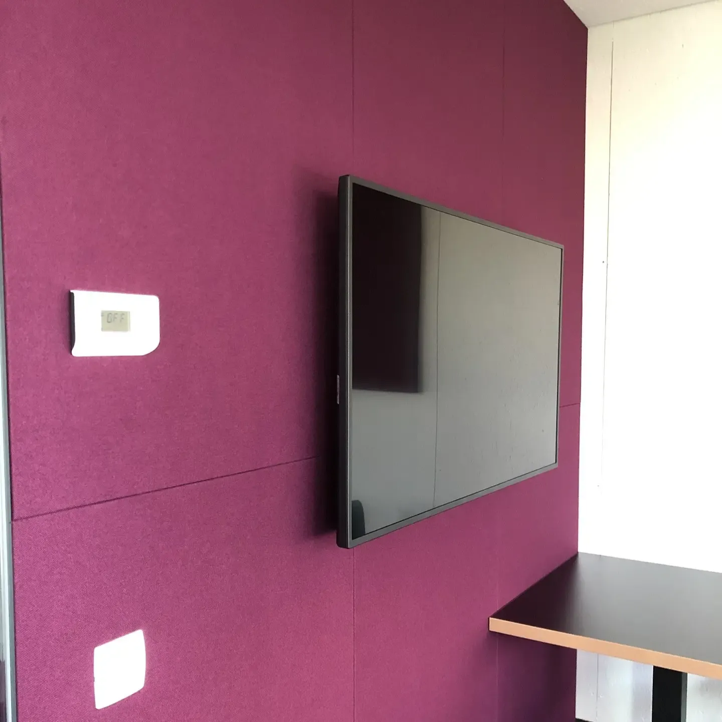 Акустични панели Echo Wall в офис и заседателни зали на BE Terna