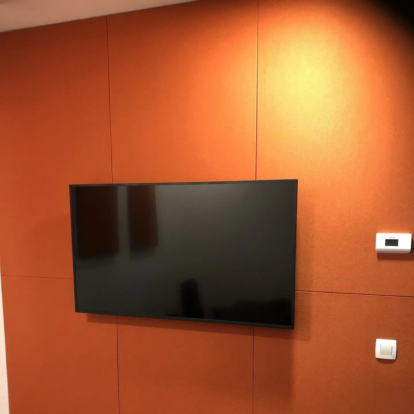 Акустични панели Echo Wall в офис и заседателни зали на BE Terna