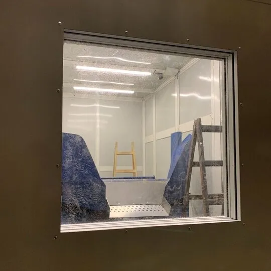 Звукоизолация на шумна машина в промишлено хале – BOGE Elastmetall