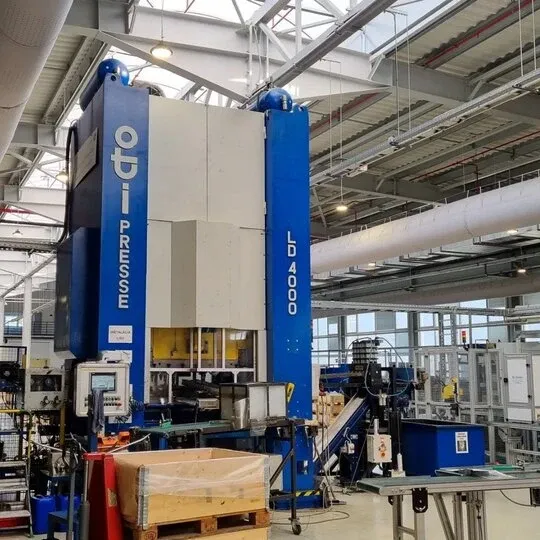 Индустриална звукоизолация на шумна преса в Miba Steeltec